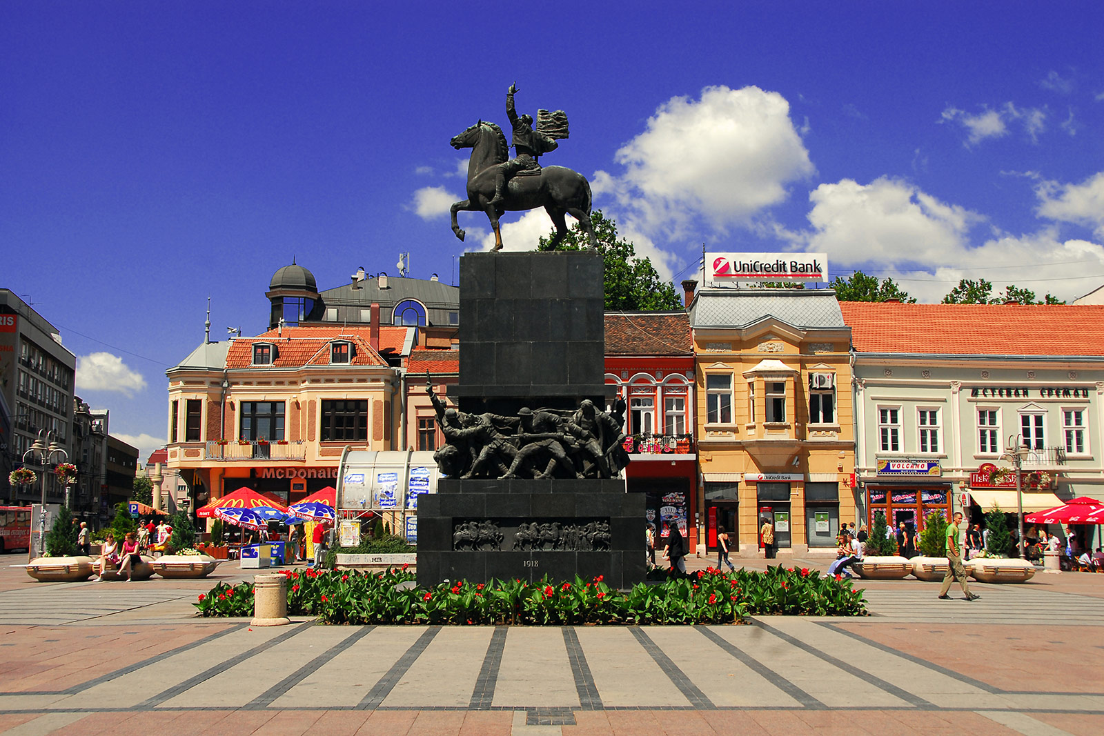 Ниш город. Ниш Сербия достопримечательности. Nis Serbia город. Ниш Сербия памятник. Город ниш Сербия фото.